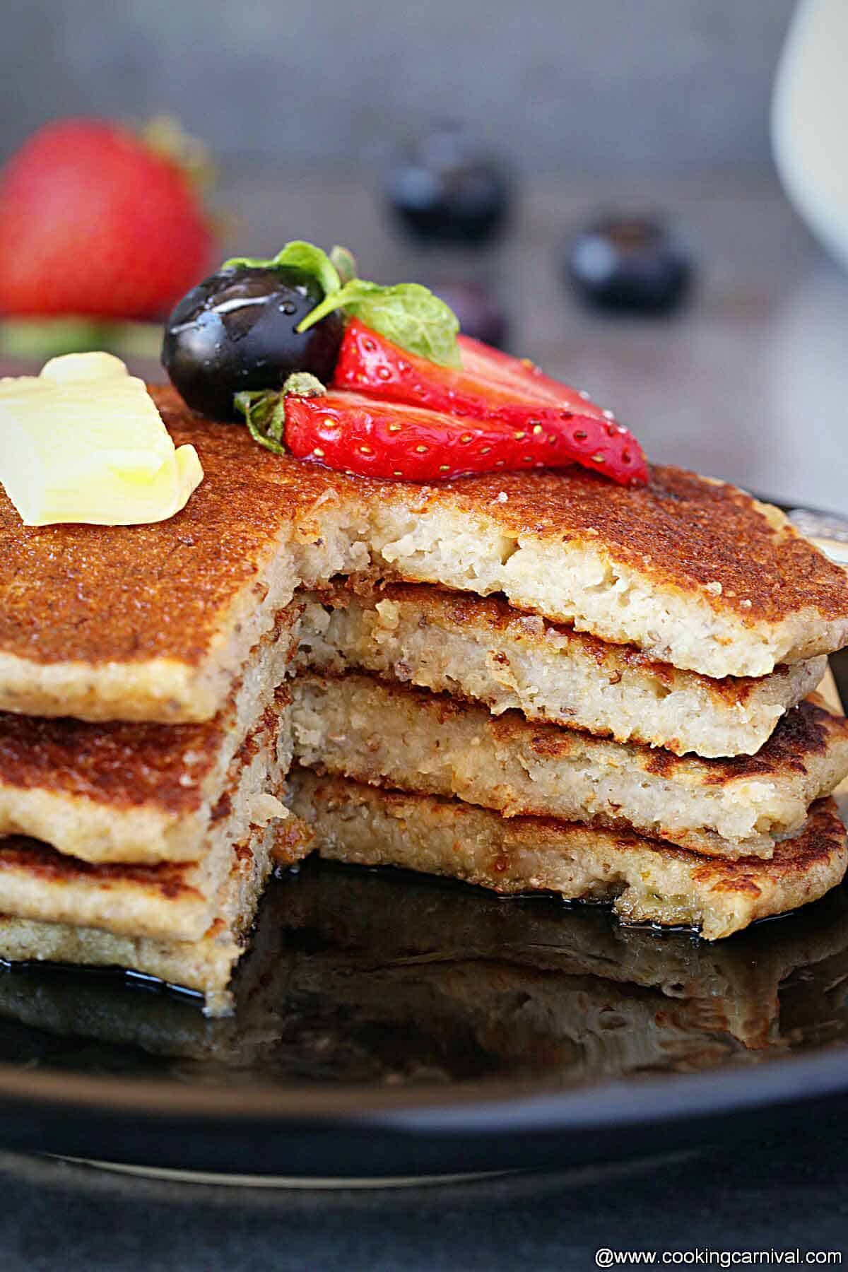 Cut picture of Banana oatmeal pancake