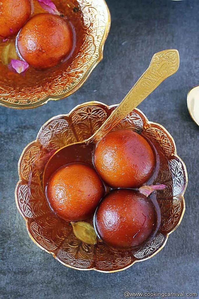 Bowl ull of gulab jamoons