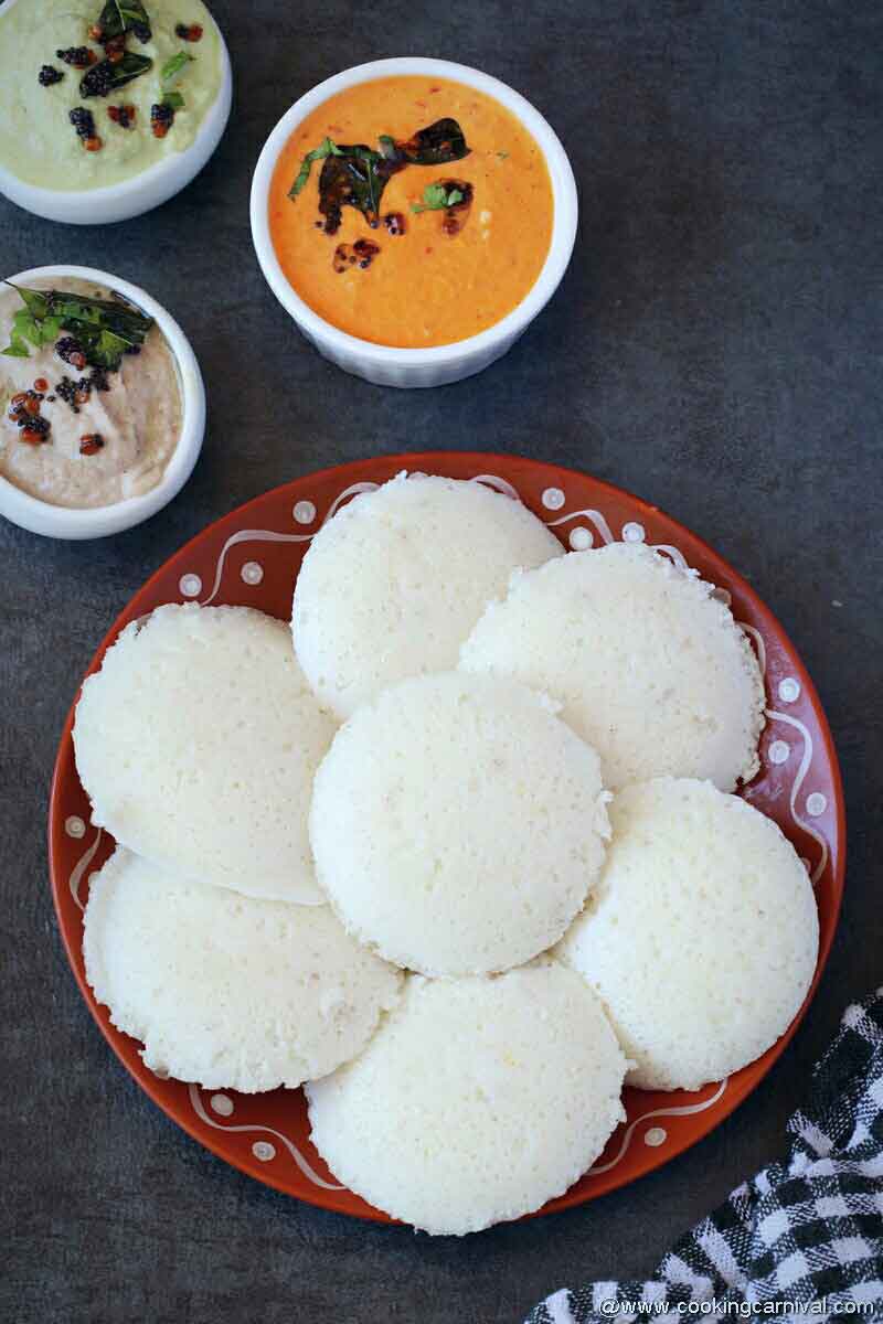 Idli with 3 south indian chutney