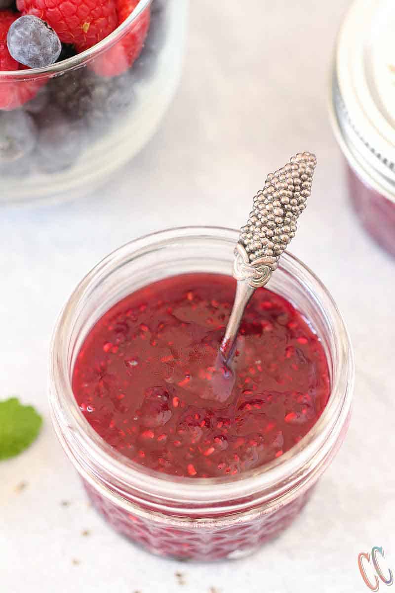 Homemade Instant Pot Chia seed Mixed Berry Jam - Delicious, easy, 100% better than store bought, pectin free Jam recipe with Strawberry, Raspberry, Blueberry and blackberry. Top It up on pancakes, toasts, waffles, Ice-cream or eat it right from the jar! This Mixed Berry Instant Pot Jam Recipe makes a wonderful addition to a yogurt parfait too.