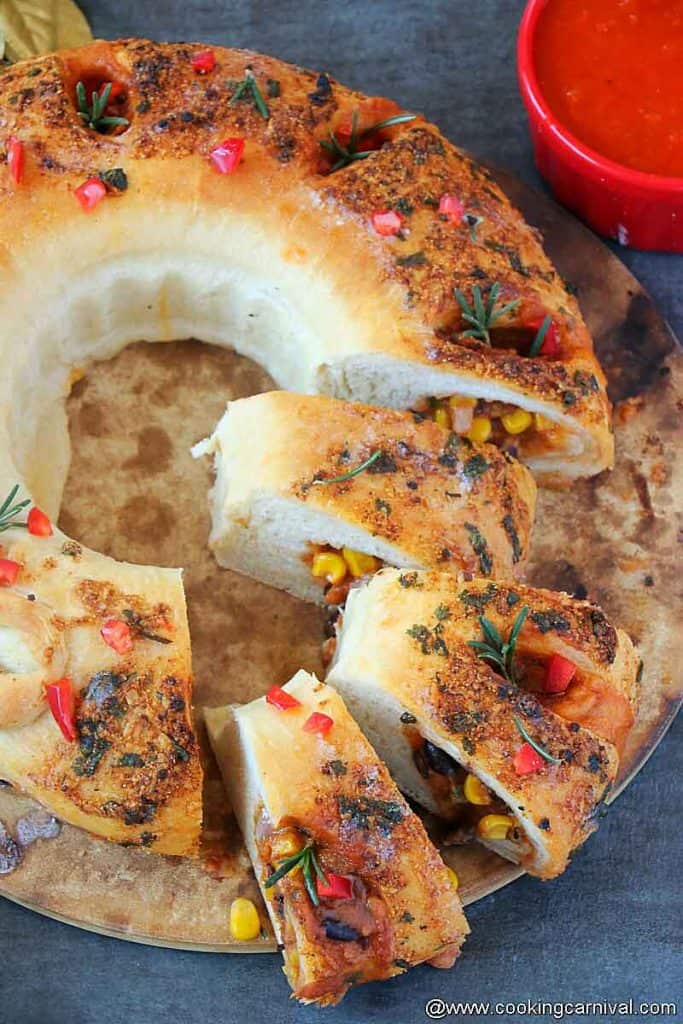 Mexican Stromboli Christmas Wreath Appetizer cut into pieces