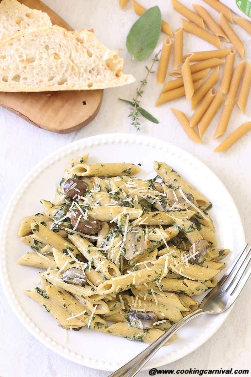 One Pot Creamy Mushroom And Spinach Pasta