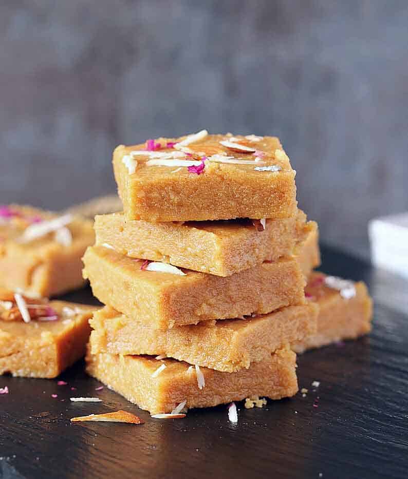 stack of gujarati sweet sukhadi