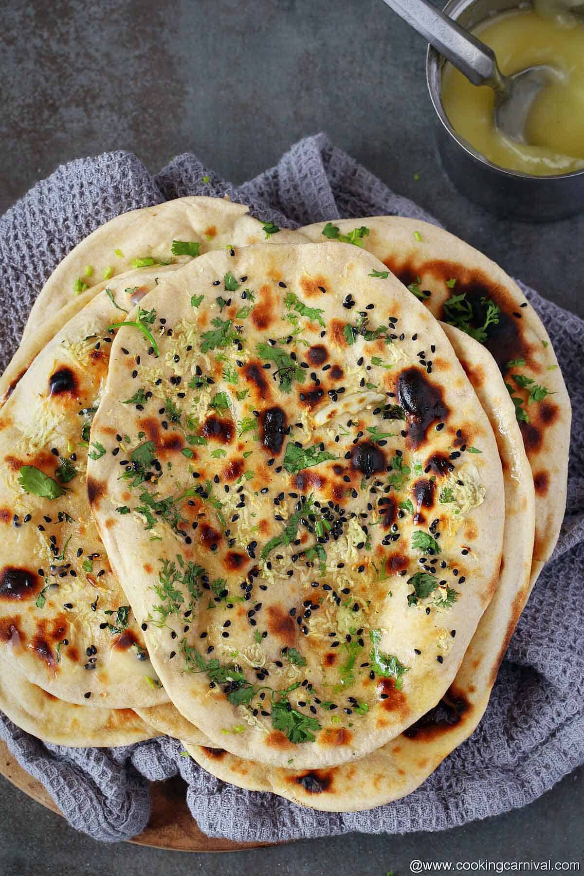 Atta garlic naan 