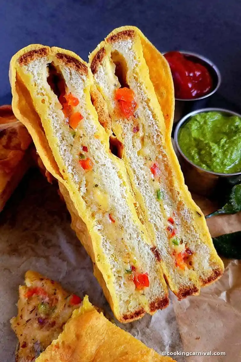 Cheese chilli bread pakora cut into half