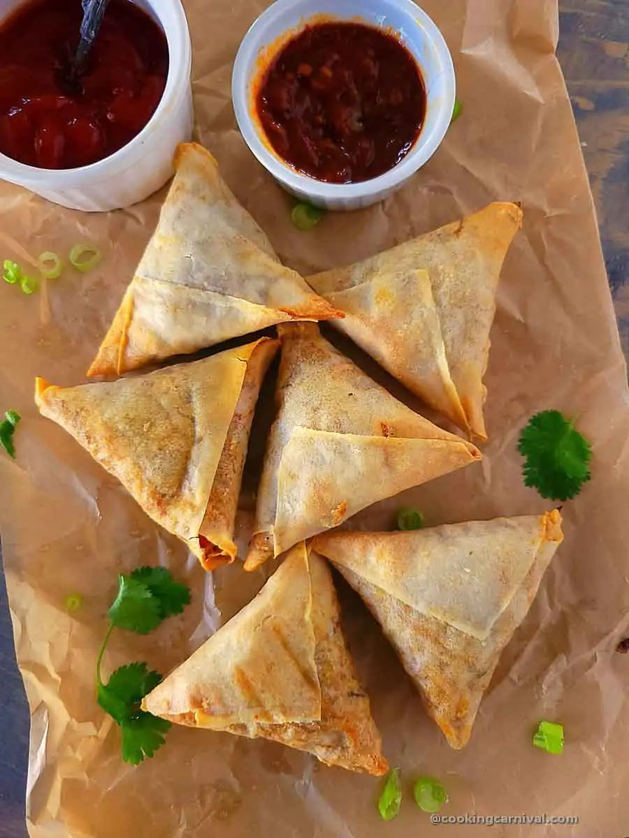 air-fried samosa with sauce