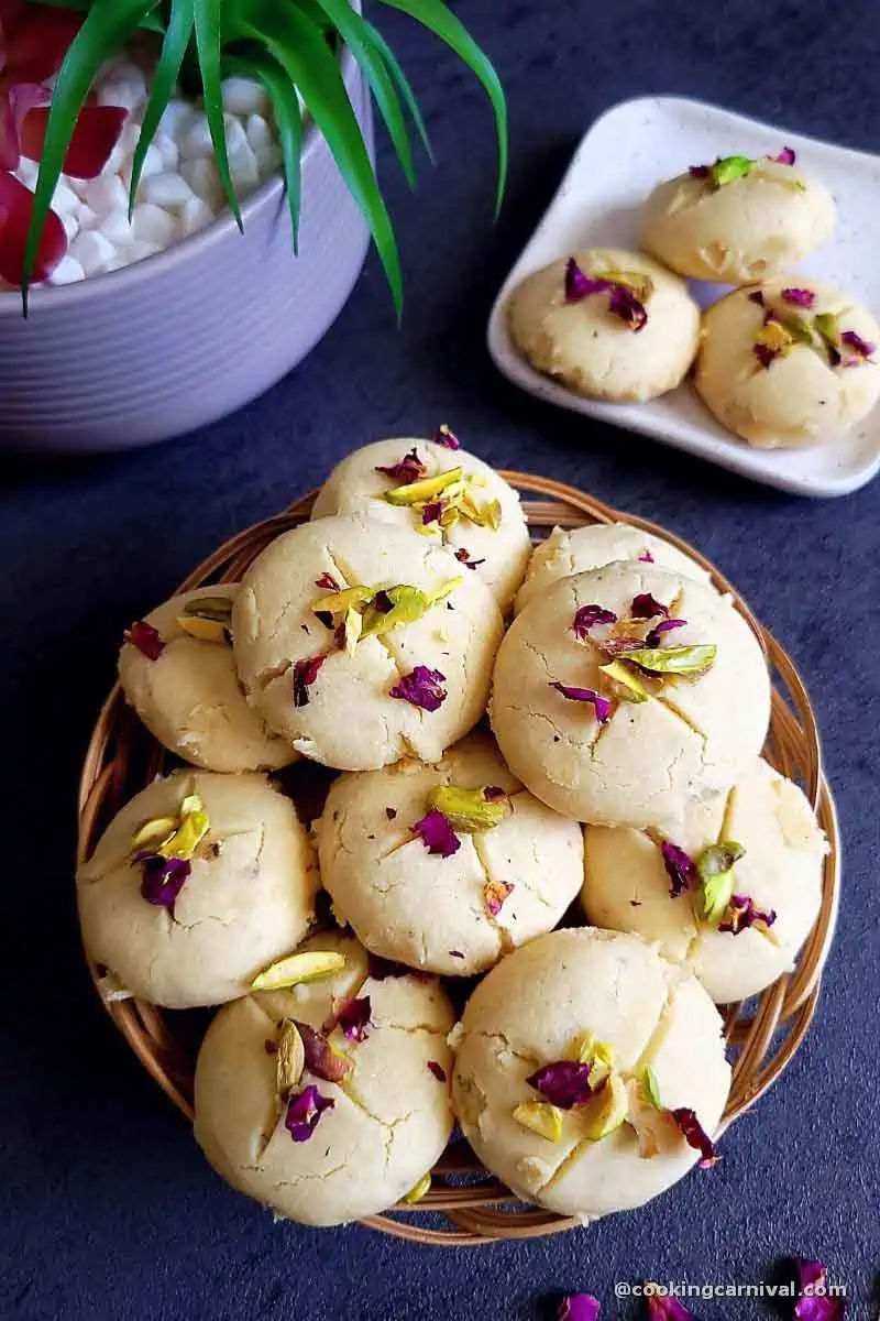 naan khatai served in a basket.