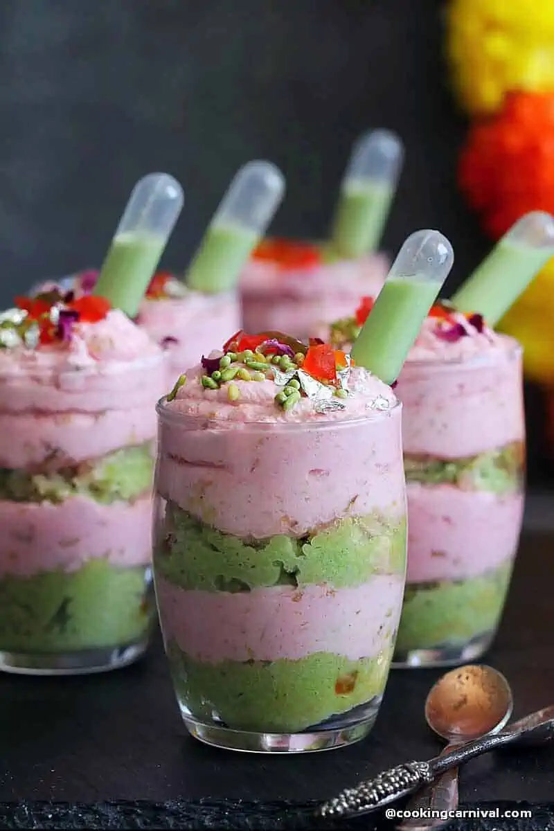 Paan tres leches cake in jars.