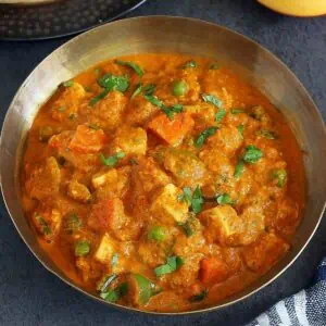 Veg maratha with paneer